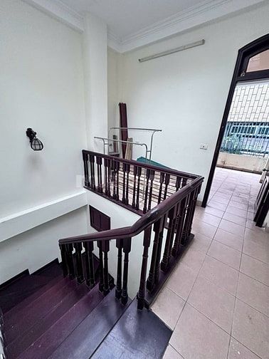 Cho thuê nhà ngõ 5 láng hạ hoặc đi từ  ngõ 371 đê La Thành