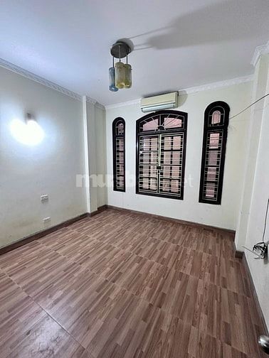 Cho thuê nhà ngõ 5 láng hạ hoặc đi từ  ngõ 371 đê La Thành