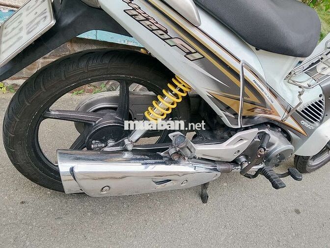 Honda Future FI Trắng Xăng
