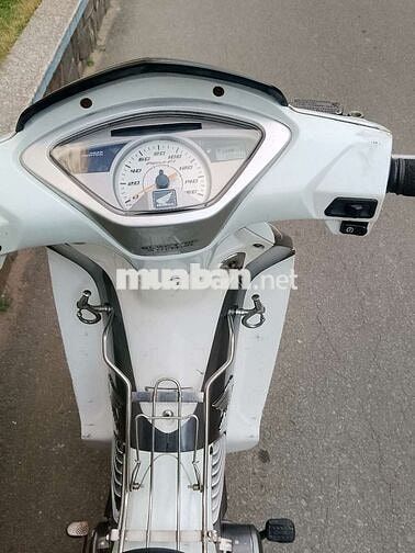 Honda Future FI Trắng Xăng
