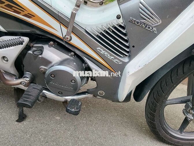Honda Future FI Trắng Xăng