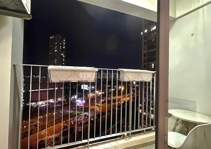 CH 2,5 tỷ/ 2PN thuê 13tr/th đường Nguyễn Xí ,sổ sẵn,nội thất như hình 