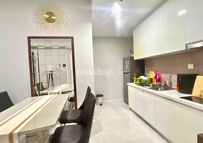 CH 2,5 tỷ/ 2PN thuê 13tr/th đường Nguyễn Xí ,sổ sẵn,nội thất như hình 