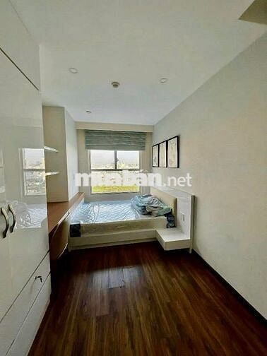 Chủ kẹt tiền bán gấp cc The Gold View - Q4 - 65m2 - 2pn2wc - 2,05 tỷ.