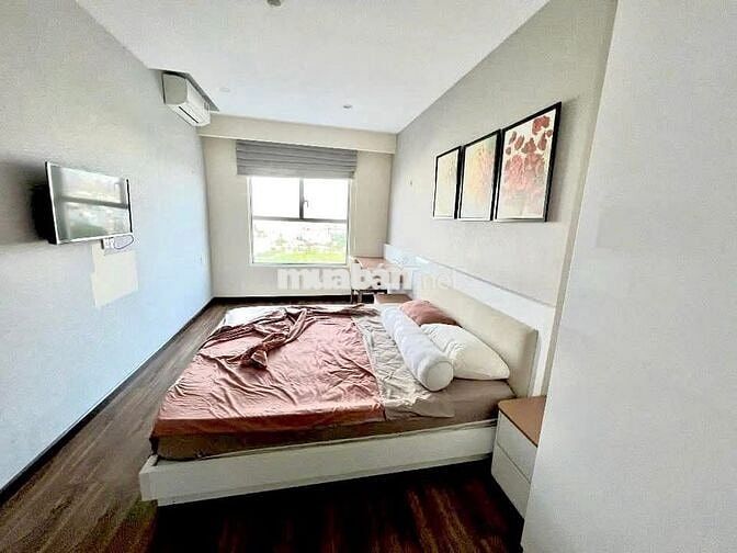 Chủ kẹt tiền bán gấp cc The Gold View - Q4 - 65m2 - 2pn2wc - 2,05 tỷ.