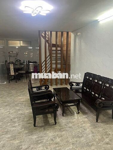 CẦN BÁN NHÀ NGAY CHỢ – THUẬN TIỆN KINH DOANH, BUÔN BÁN TẤP NẬP