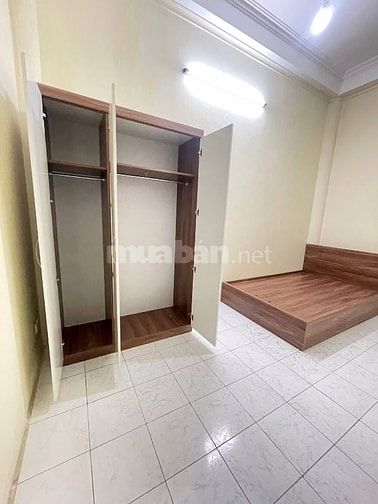Cc mời thuê Phòng 160 trần Đại Nghĩa Dt 25m2 Ban Công 4tr oto đỗ cửa.