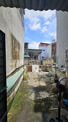 Cho thuê nhà riêng 3 ngủ, 2WC, 39m2 tại Ngõ 100 Nguyễn Văn Viên, giá t