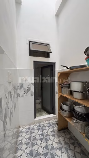 Bán nhà đường hương lộ 2 hẻm 9 m có 3 tầng