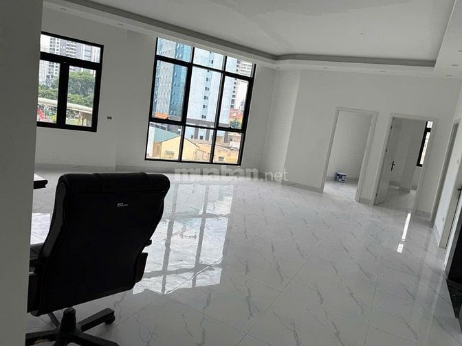 Cho thuê mặt bằng phố Nguyễn Thị Định, Cầu Giấy, DT 90 - 130m2, 3 MT