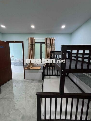 Studio cửa sổ & ban công, full nội thất, ngay ĐH Nguyễn Tất Thành Q.12