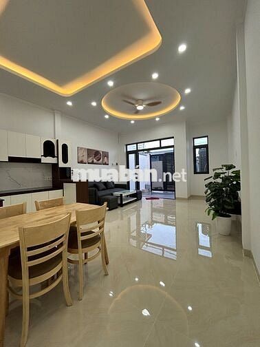 Nhà mới xây, gần Aone, Quảng Trường