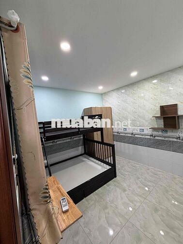 Studio cửa sổ & ban công, full nội thất, ngay ĐH Nguyễn Tất Thành Q.12