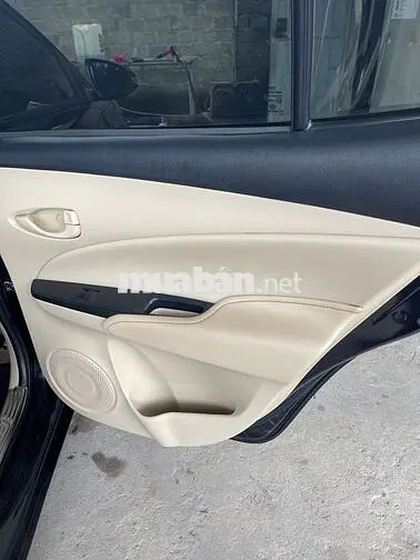 Toyota Vios E CVT 2022 Đen Tự động