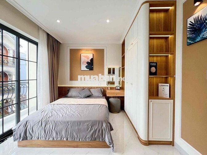 Nhà Mới_Thang Máy_Ban Công Gần Trường UEH, Hoa Sen, Y Dược, Bách Khoa