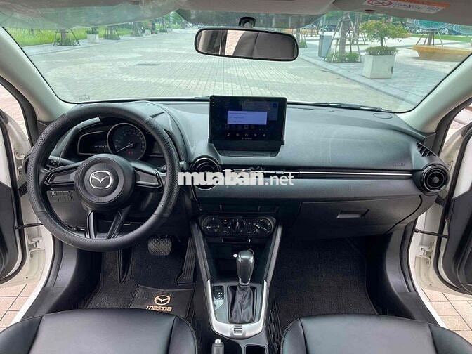 Mazda Mazda 2 Trắng 5 chỗ
