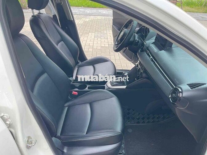 Mazda Mazda 2 Trắng 5 chỗ