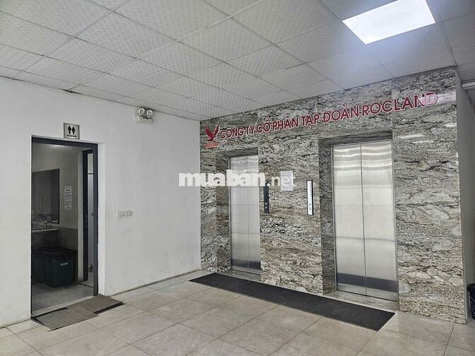 Chính chủ cho thuê văn phòng dt 110m2, mặt tiền 15m cực thoáng
