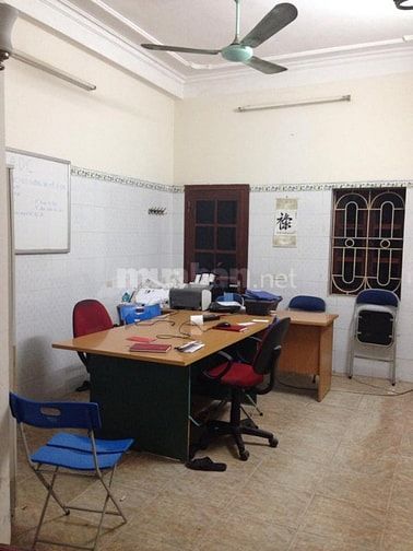 Chính chủ cho thuê tầng 1 làm văn phòng 50m2 Yên Hòa, 7tr/ tháng