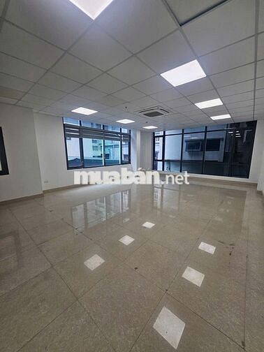 Cho thuê văn phòng 65m2, thiết kế thông sàn, 02 mặt thoáng