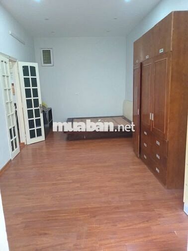 Chính chủ cần cho thuê gấp CHTT tầng 4 khu 7,2 Ha Vĩnh Phúc, Ba Đình.