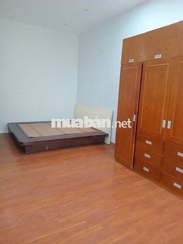 Chính chủ cần cho thuê gấp CHTT tầng 4 khu 7,2 Ha Vĩnh Phúc, Ba Đình.