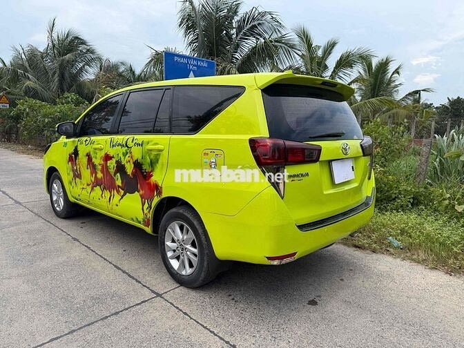 Toyota Innova 2017 Số sàn 7 chỗ Vàng chanh