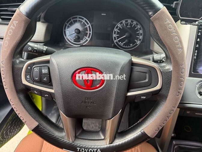 Toyota Innova 2017 Số sàn 7 chỗ Vàng chanh