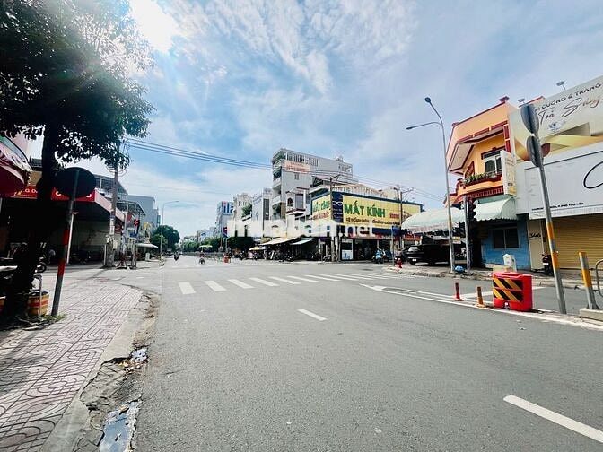 CHO THUÊ MBKD MẶT TIỀN ĐƯỜNG NGUYỄN SƠN 6X20M NỞ HẬU 8M TRỐNG SẠCH ĐẸP