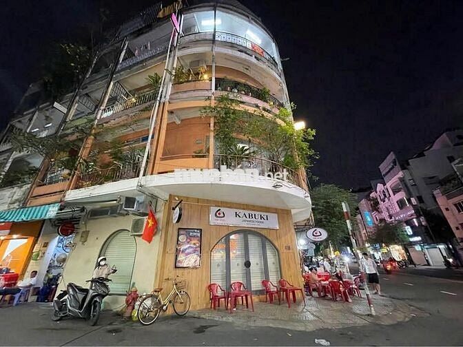 MB tầng trệt góc 2MT số 416 Võ Văn Tần, Q3. Dt: 6x12m. Gía: 45tr
