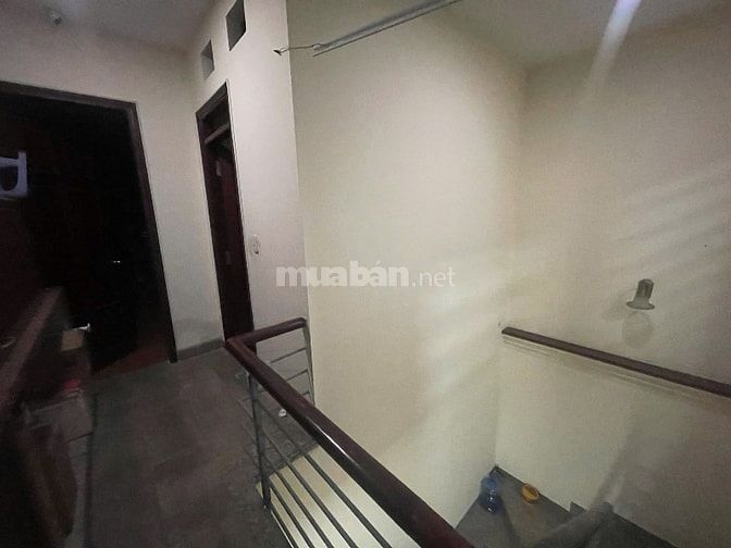 Cho thuê nhà nguyên căn làng đại học ABC,DT:5x20,3lầu, Giá : 18tr/th