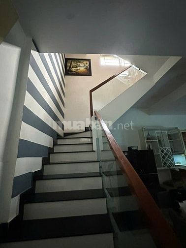 NHÀ 1/ HẺM 3.5M SÁT MT SƯ VẠN HẠNH.11Mx5,5M. 3 TẦNG BT(4PN).GIÁ 7.7 TỶ