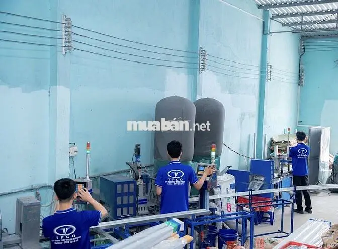 NAM LĐPT LÀM VIỆC VỀ VẬN HÀNH MÁY MÓC