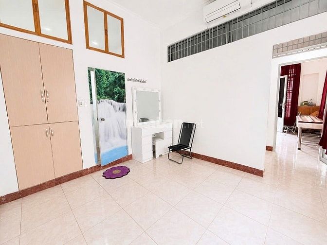 Nhà đẹp 3 tầng, giá tốt 61m2( 5.1 x 12 ) Trường Chinh P14 Tân Bình