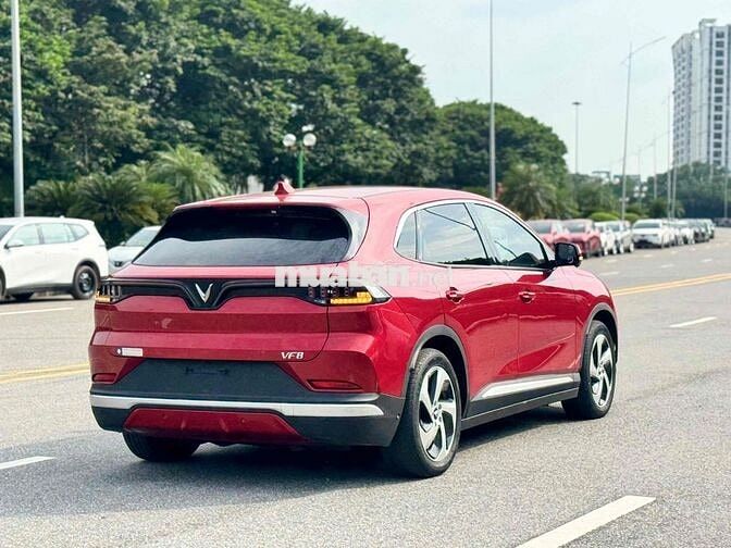 VF8 ECO VIN24 – MUA PIN CATL, GIÁ NÀY KHÔNG CHỐT T