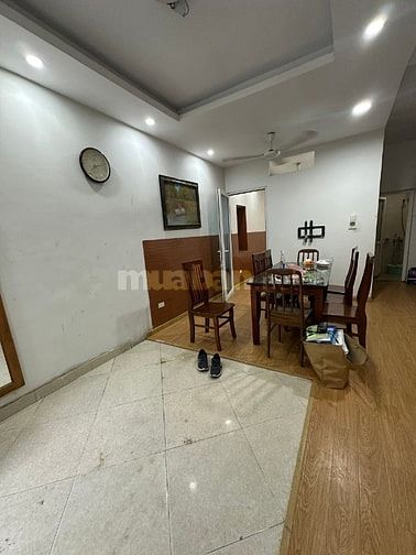 Nhà riêng 3 tầng x45m2 hướng chính nam cho thuê lâu dài tại 238 Âu cơ