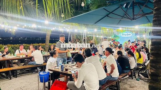 NHÂN VIÊN PHỤC VỤ NHÀ HÀNG