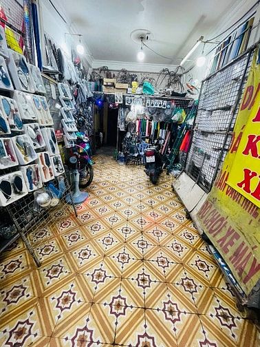 Cần bán gấp nhà mặt tiền gần chợ