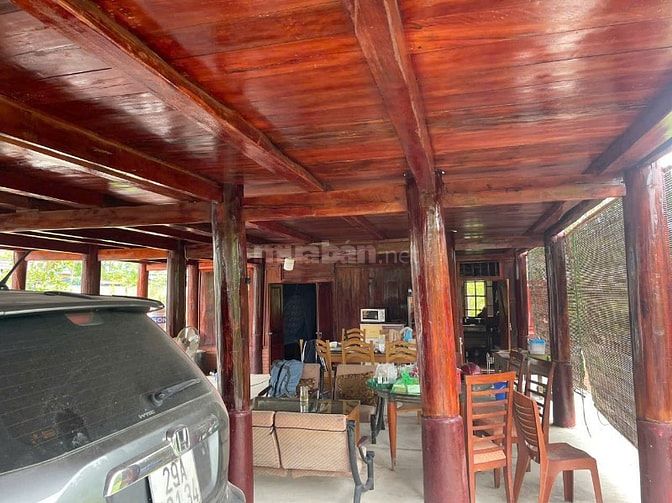 Cho thuê nhà sàn diện tích đất 2000 m2 có nhà sàn DT 200 m2, MT 46m, s