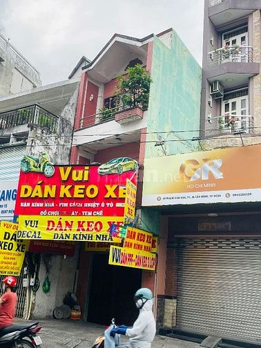 Cần bán gấp nhà mặt tiền gần chợ