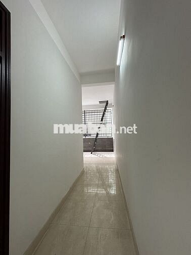 NHÀ 2 TẦNG MẶT TIỀN BÀU NĂNG TRƯỚC BẾN XE