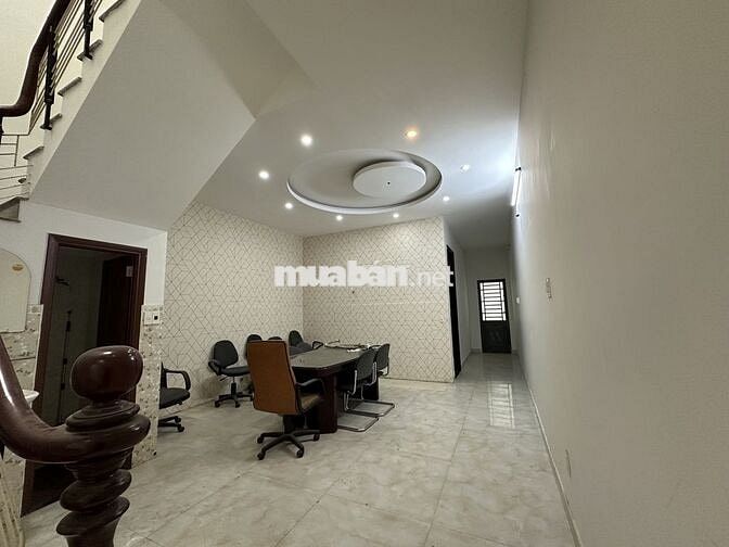 NHÀ 2 TẦNG MẶT TIỀN BÀU NĂNG TRƯỚC BẾN XE