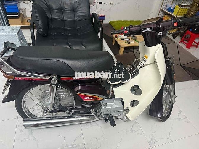 Honda Dream II Thái Lan Nâu Trắng