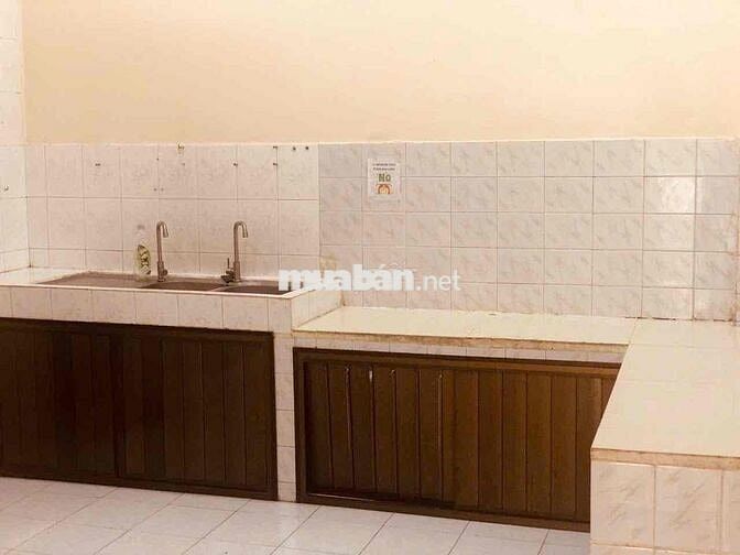 Cho thuê nhà riêng đường Hồng Hà , Tân Bình . 100m2