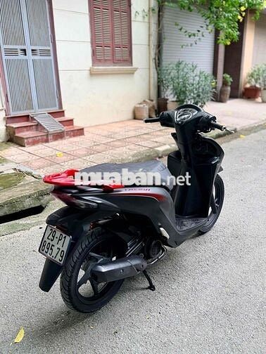Honda Vision Cá Tính biển Hà Nội