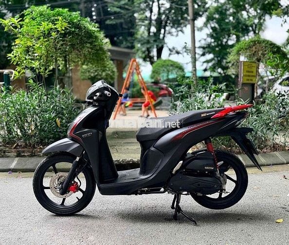 Honda Vision Cá Tính biển Hà Nội