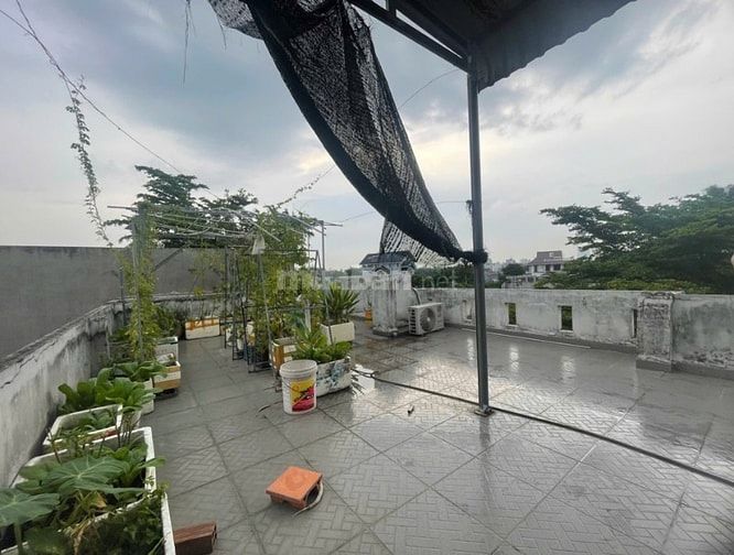 7 tỷ 2 - 100m ngang hơn 8m nhà 3 tầng kiên cố sát Vạn Phúc City 