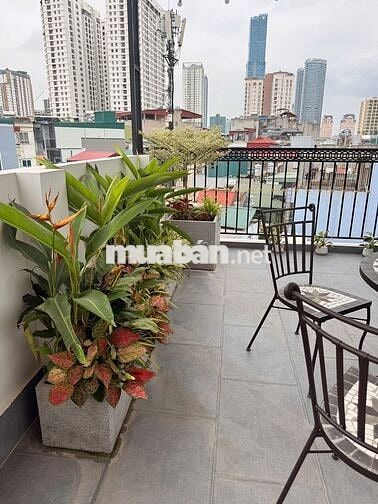 NHÀ MỚI -THANG MÁY-OTO VÀO NHÀ-