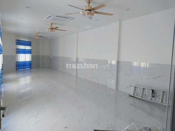 Cho thuê văn phòng 80m2 Nguyễn Hậu, giá 12tr