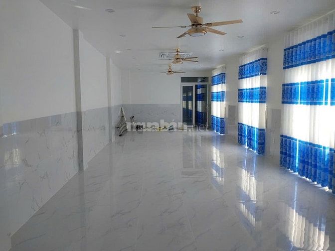Cho thuê văn phòng 80m2 Nguyễn Hậu, giá 12tr